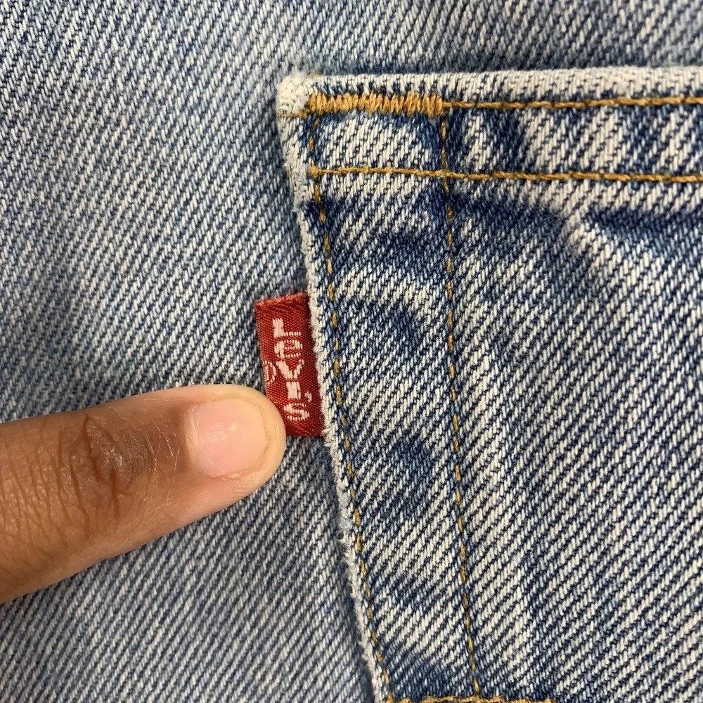 Levis 550 Jeans Mens 42x32 Blue Denim Relaxed Tapered Leg Light Wash (41x32 Fit)